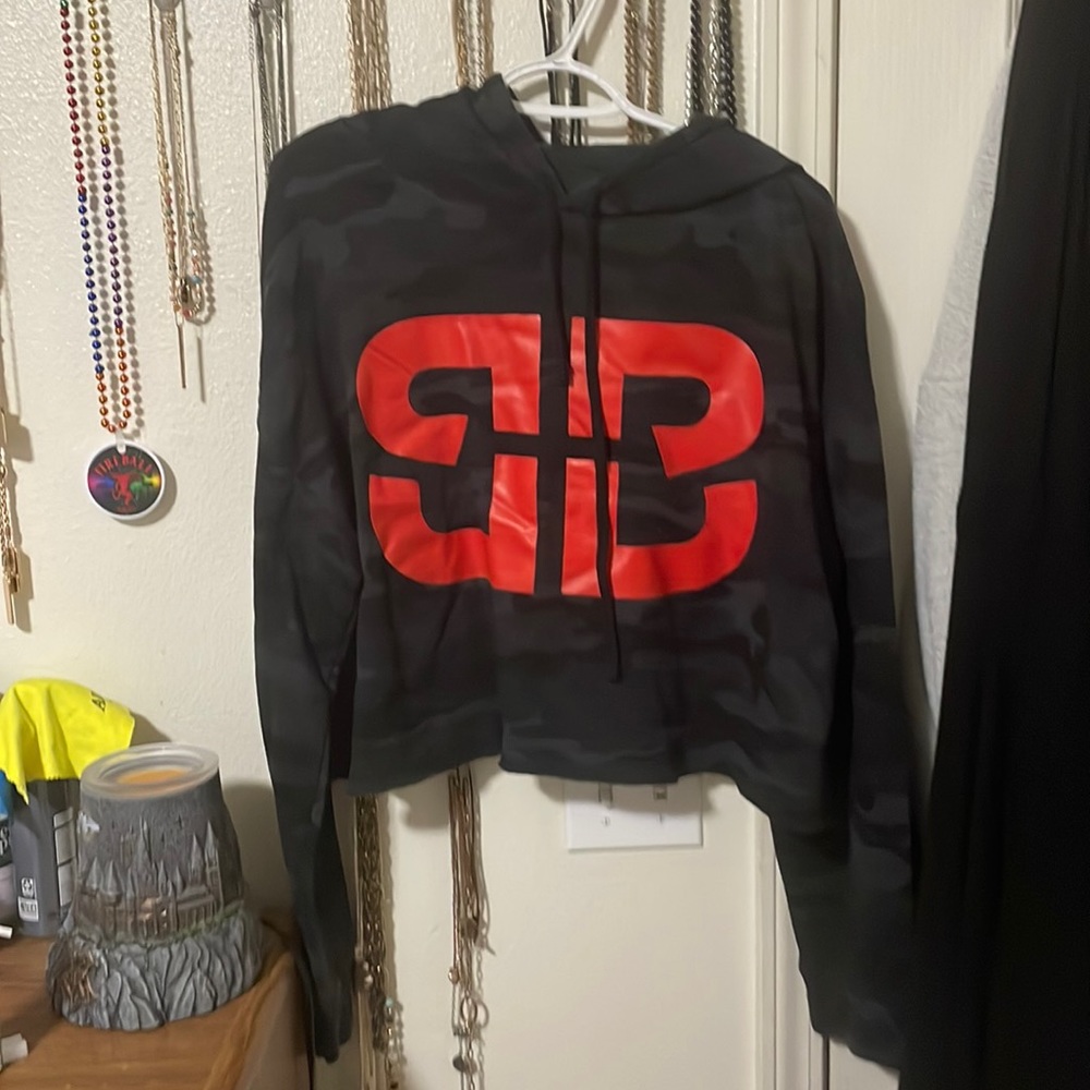BirdieBee crop top camo sweatshirt hoodie // size XL